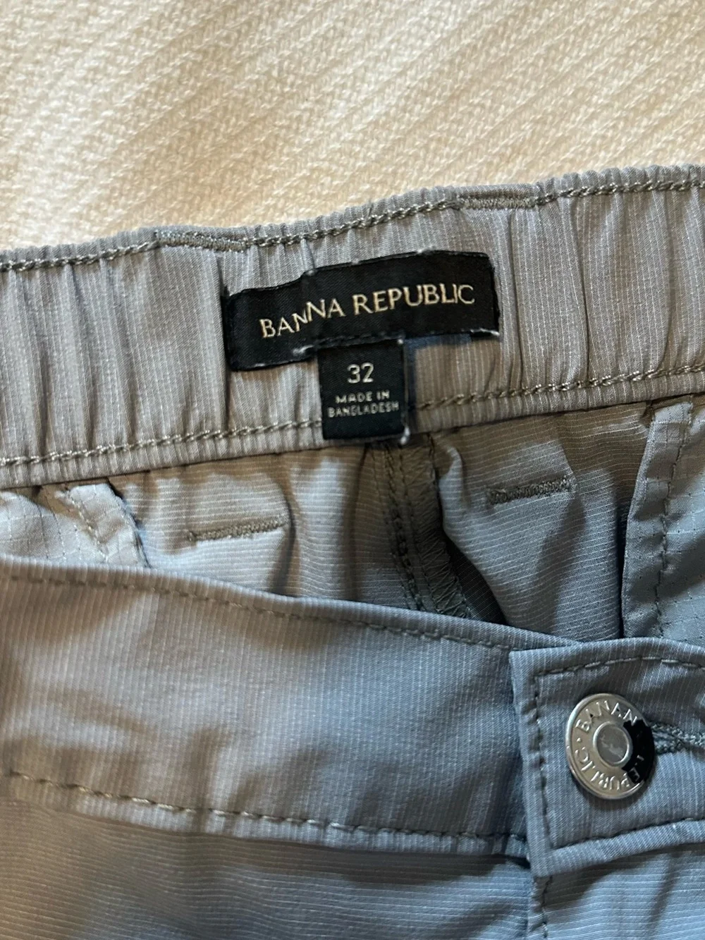 Banana Republic Men's Light Gray Flat-Front Shorts